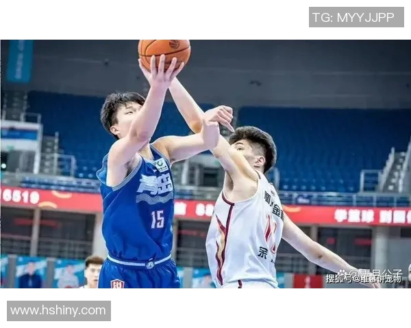 余嘉豪:从青涩少年到篮球场上的璀璨明星之路揭秘 余嘉豪:从青涩少年到篮球场上的璀璨明星之路揭秘